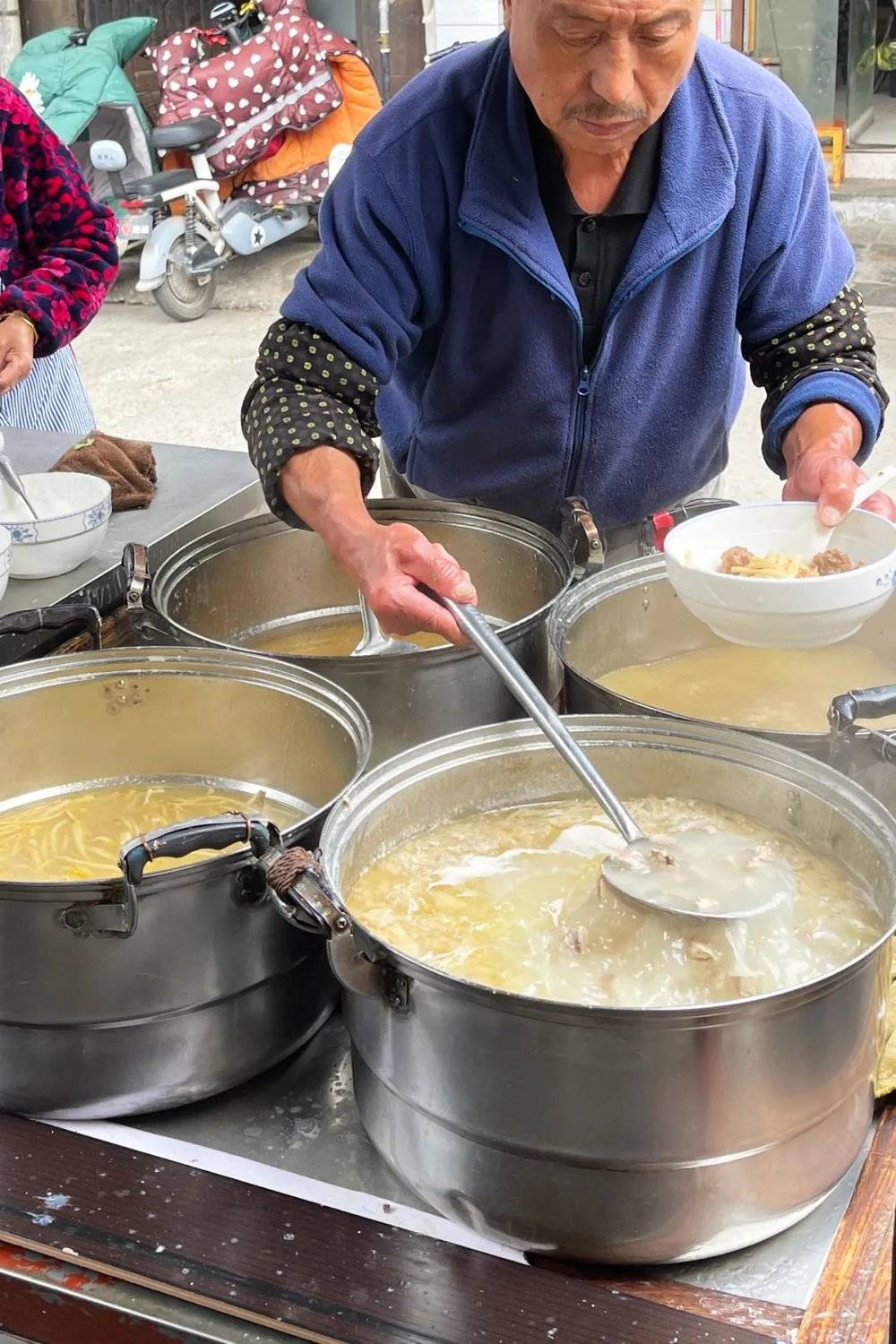 碳水炸弹配肉汤“小麦第一省”的早餐有多能喝？(图5)