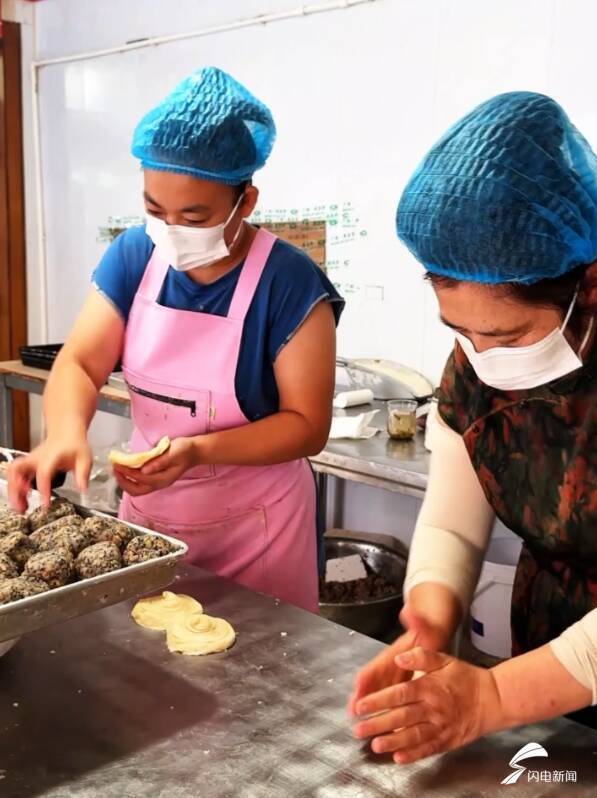 潍坊：手工重油月饼“中秋”飘香古法技艺留住舌尖上的“老味道”(图2)