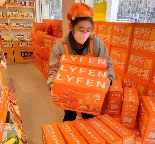 暴跌1038%！发霉变质、夹杂异物“中国零食第一股”该何去何从(图26)